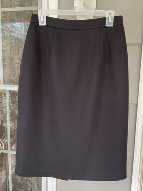 Liz Baker Black woman pencil skirt size 12 lined dressy church  EUC